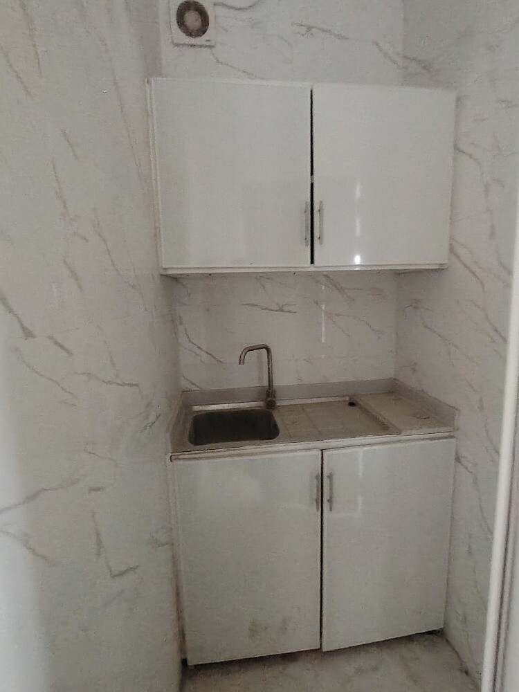 Store 200M,Kitchens,2Toilets - 9