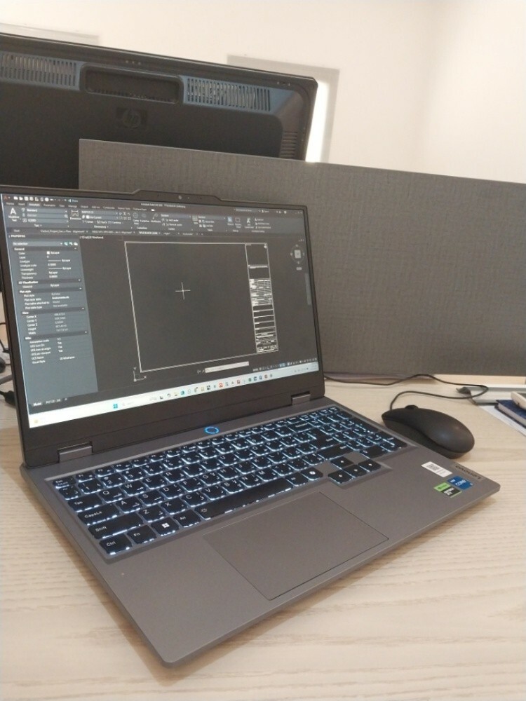 Laptop LOQ LENOVO - 5