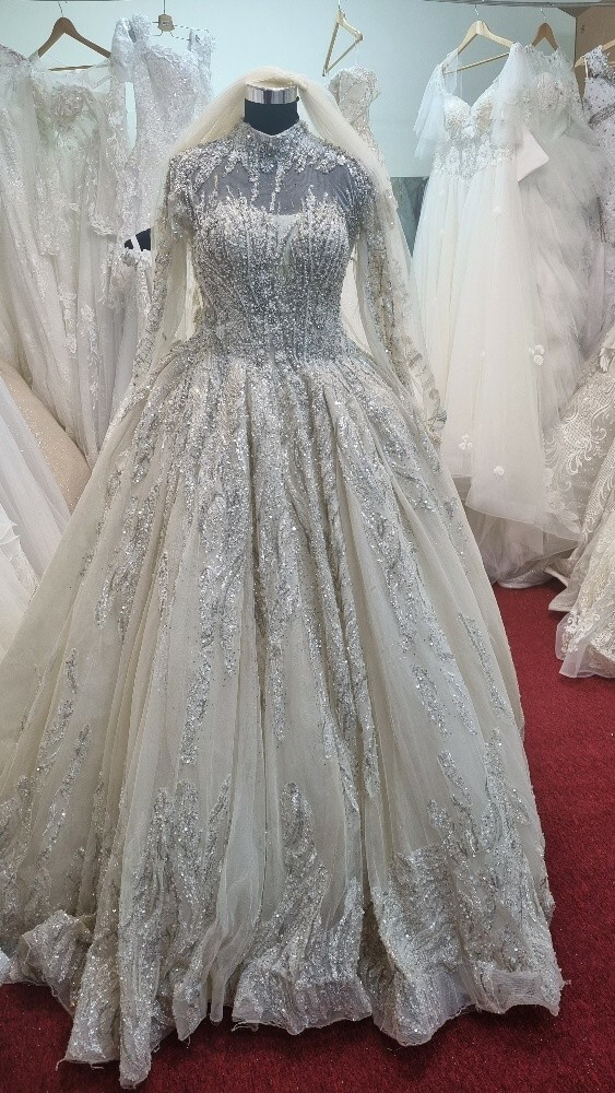 Wedding gown for rent - 1