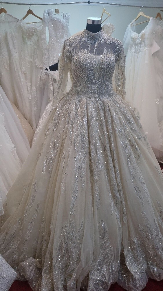 Wedding gown for rent - 4