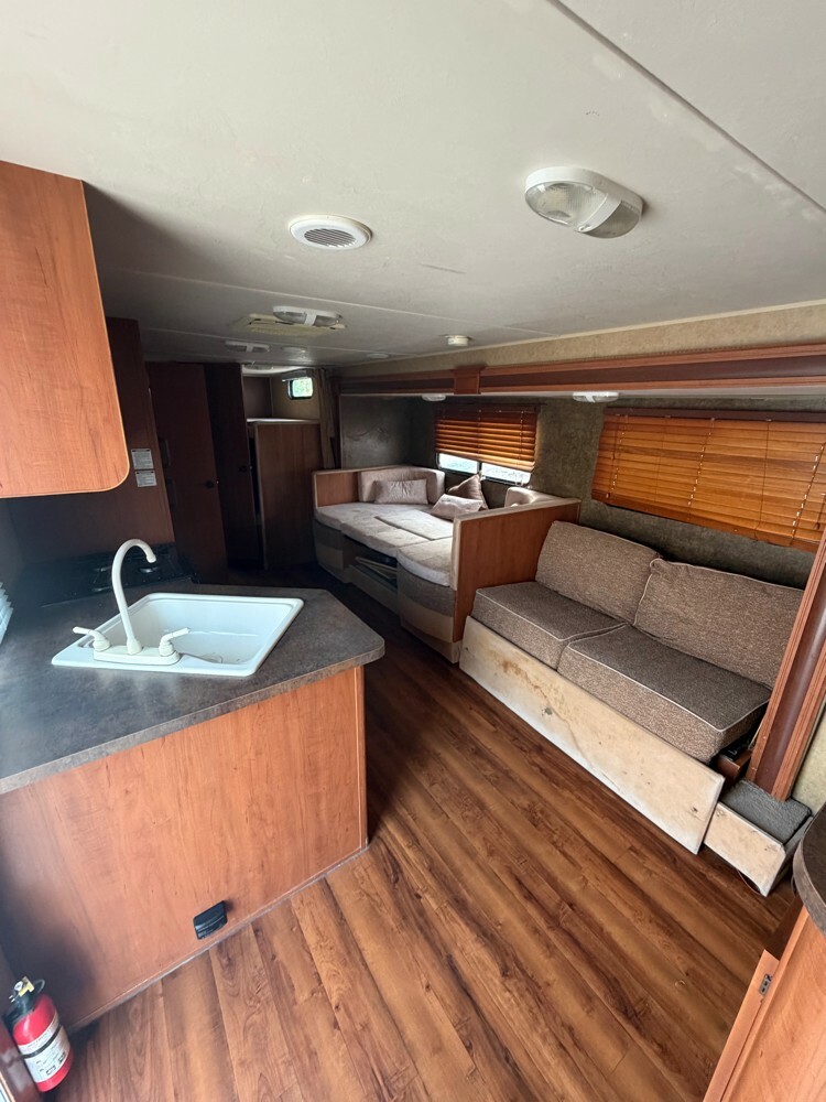 American RV keystone forest river - 3