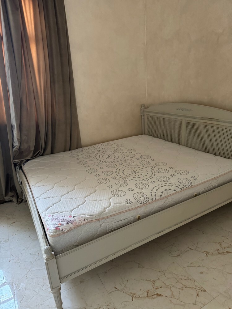 سرير  كبير  - 1