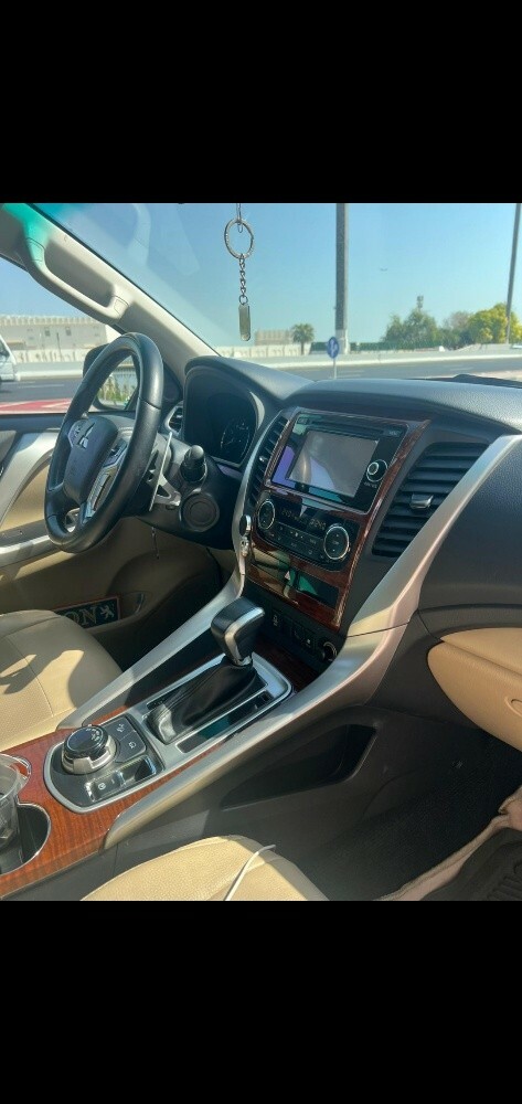 Mitsubishi Montero - 6
