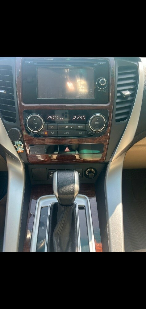Mitsubishi Montero - 9