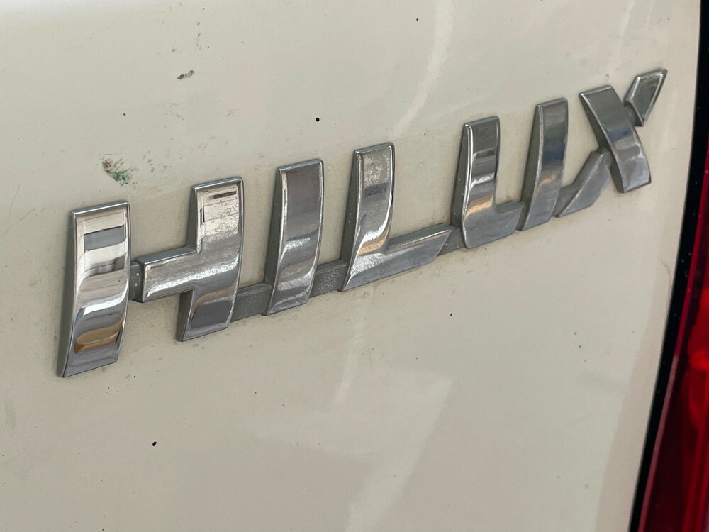 Toyota Hilux 2017 — photo 2 for sale in Qatar