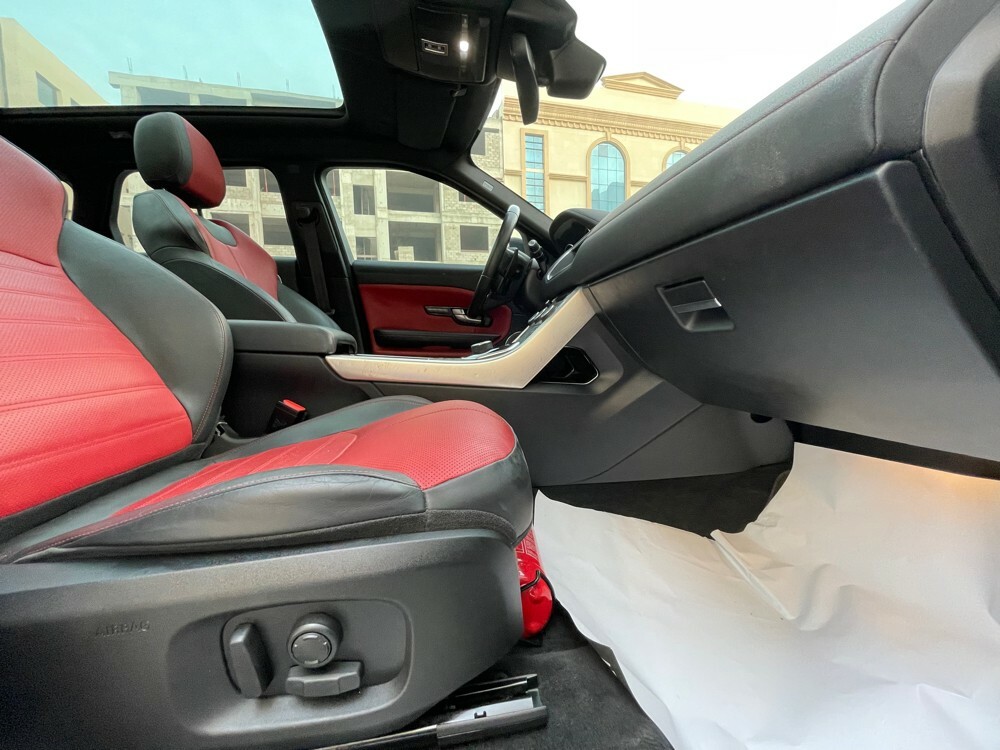 Land Rover Evoque 2017 — photo 11 for sale in Qatar