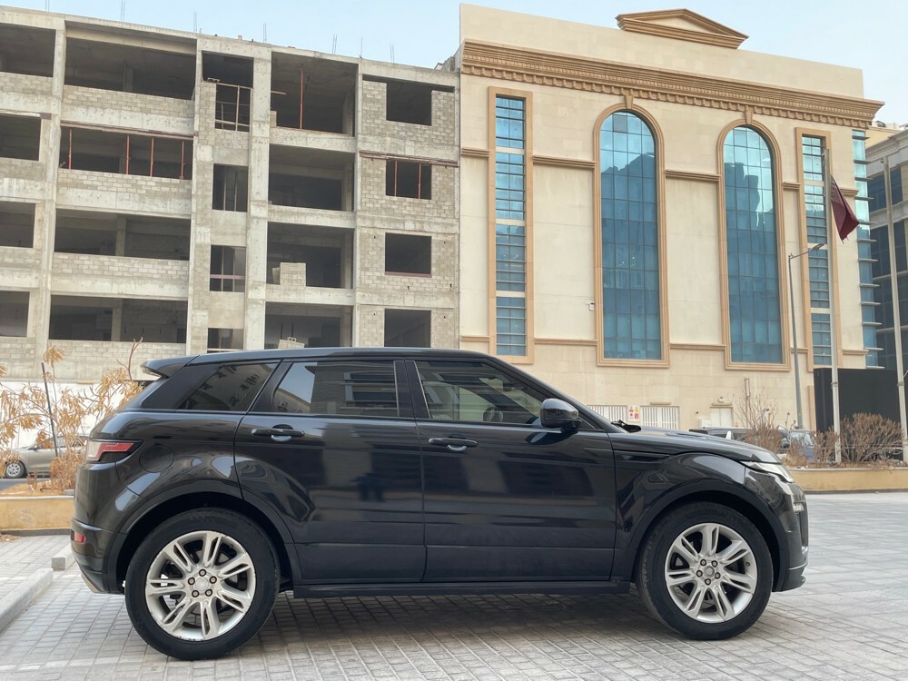 Land Rover Evoque 2017 — photo 5 for sale in Qatar