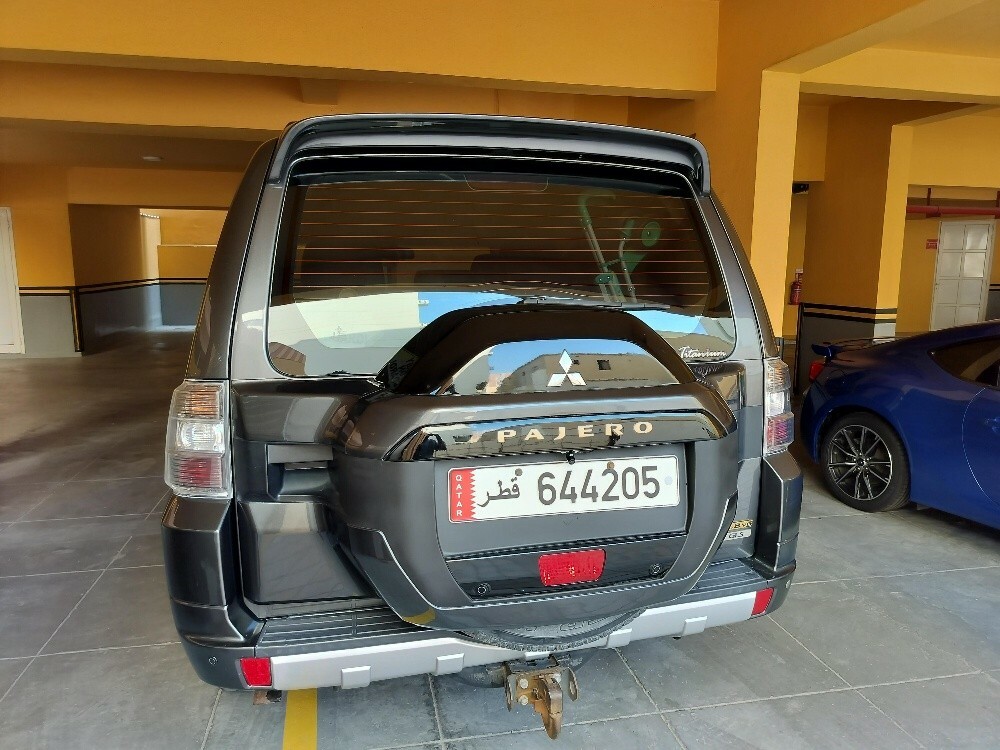 Pajero full option family used - 3