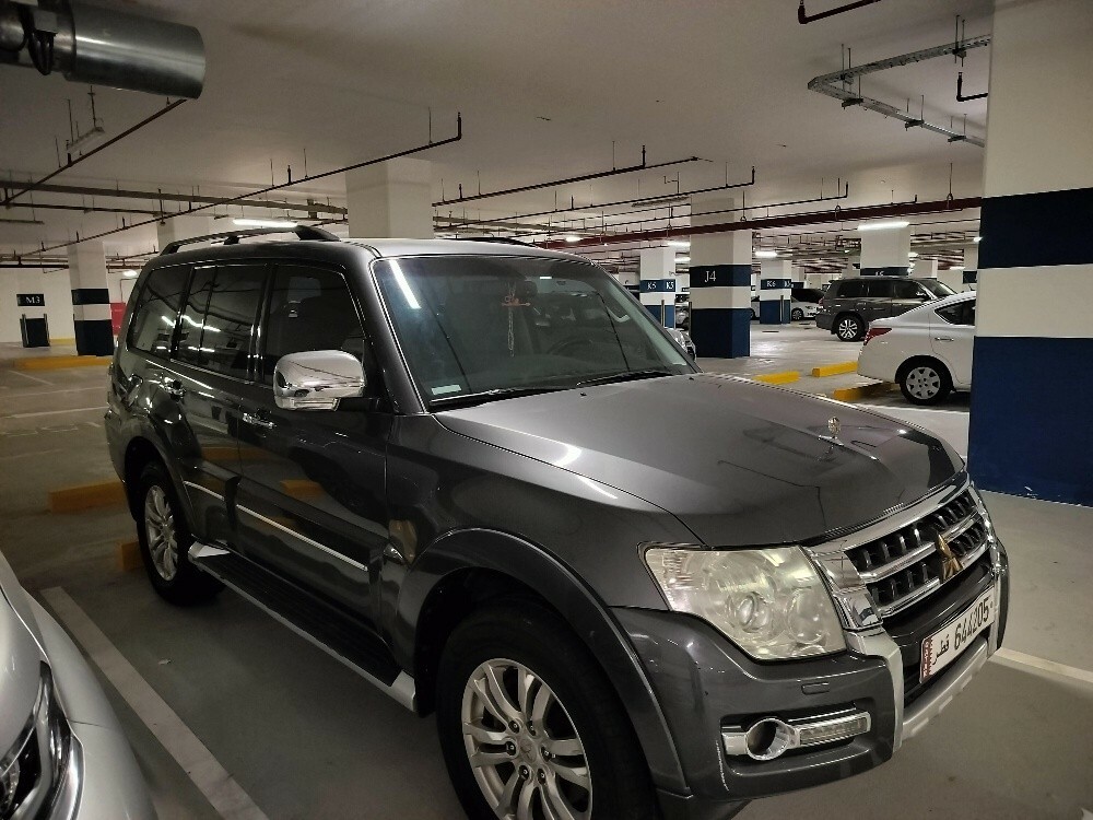 Pajero full option family used - 8