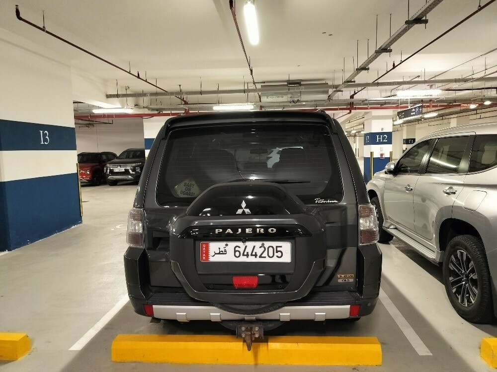 Pajero full option family used - 7