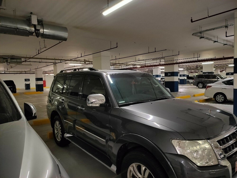 Pajero full option family used - 6