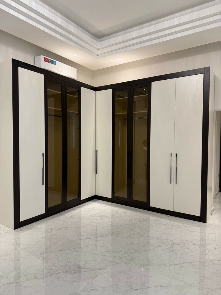 Carpenter, aluminium glass work - 1