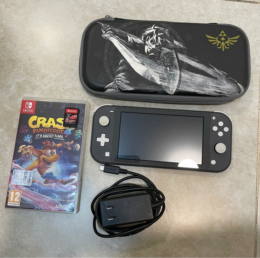 Nintendo switch lite - 1
