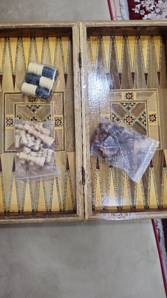 طاولة شطرنج وزهر - 1