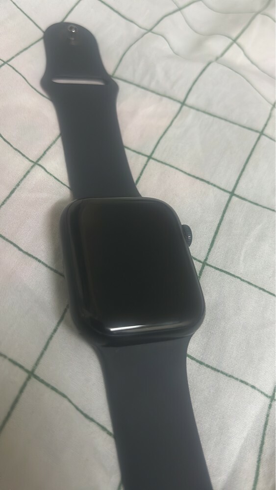 Apple Watch 7 - 1