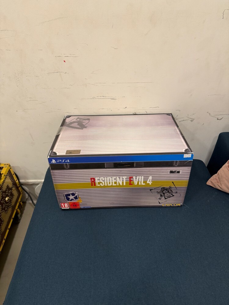 collector’s edition RE4 PS4 - 2