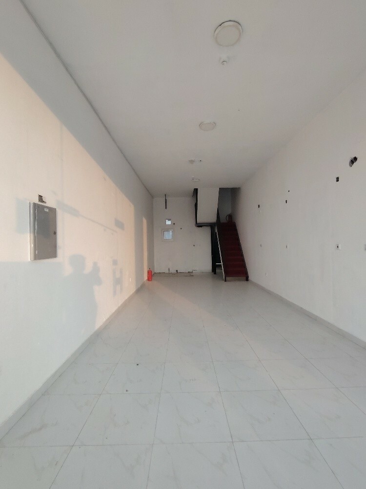 Shop In Prim Location, Berkat - 2