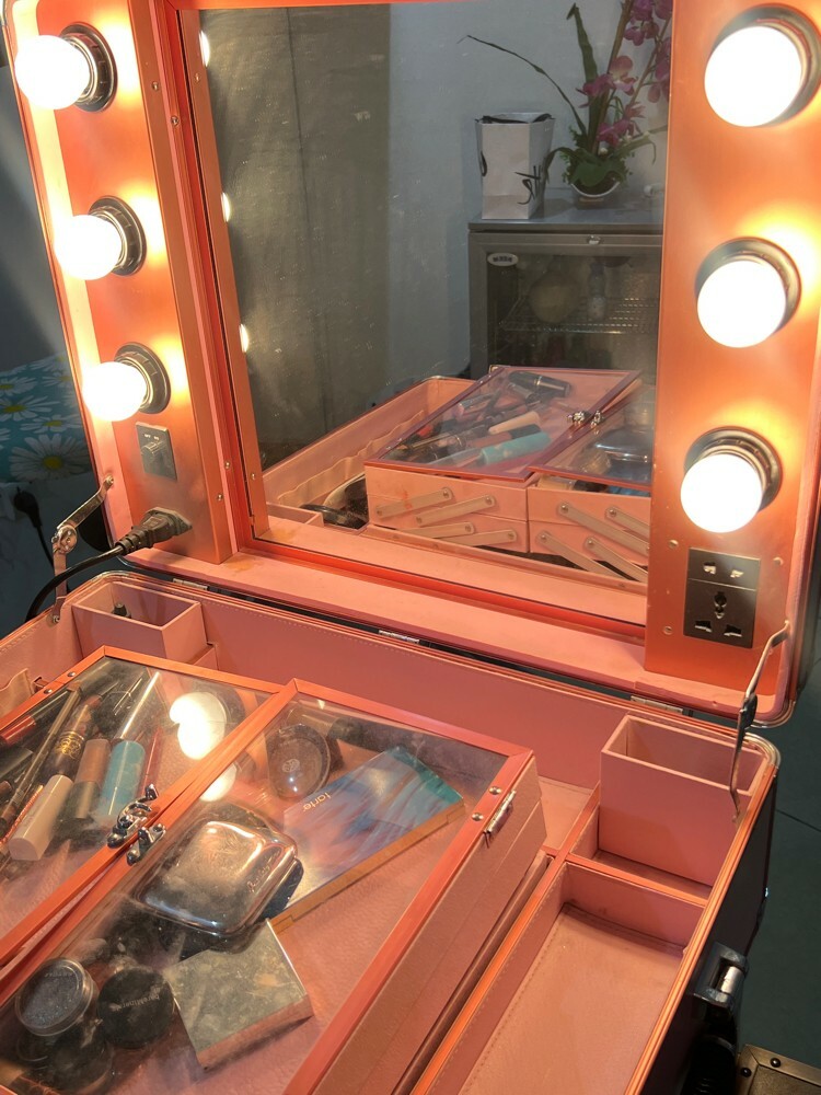 professionals makeup trolley - 5