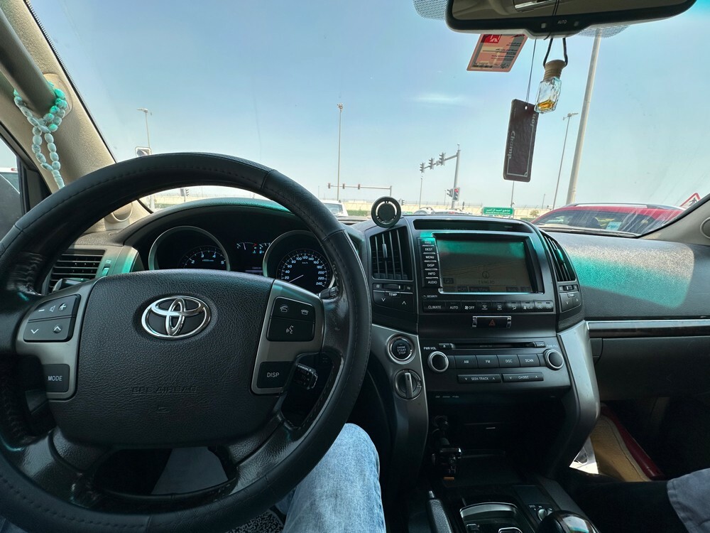 Perfect family used land cruiser - 1