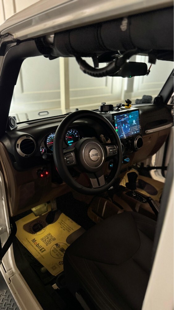 Jeep Wrangler Sahara JKU - 9