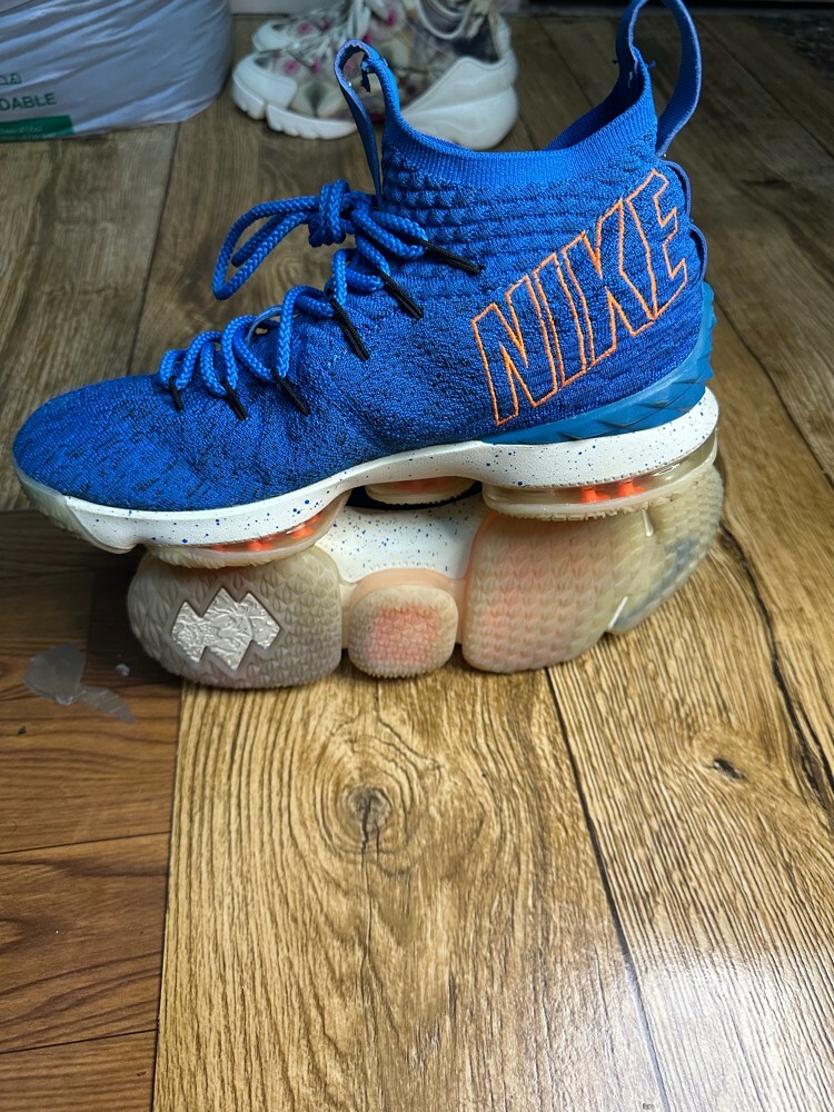 Nike LeBron 15 hardwood - 4