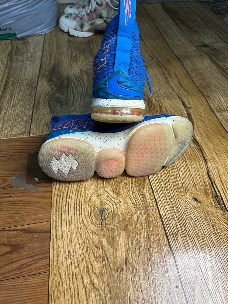 Nike LeBron 15 hardwood - 6