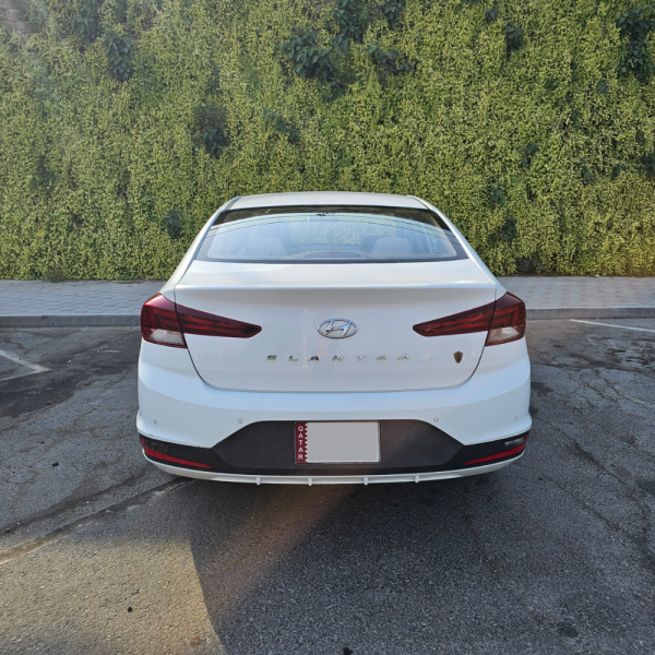 Hyundai Elantra - 3