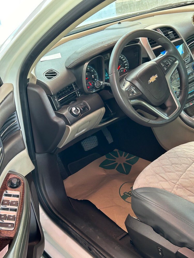 Chevrolet Malibu  - 4