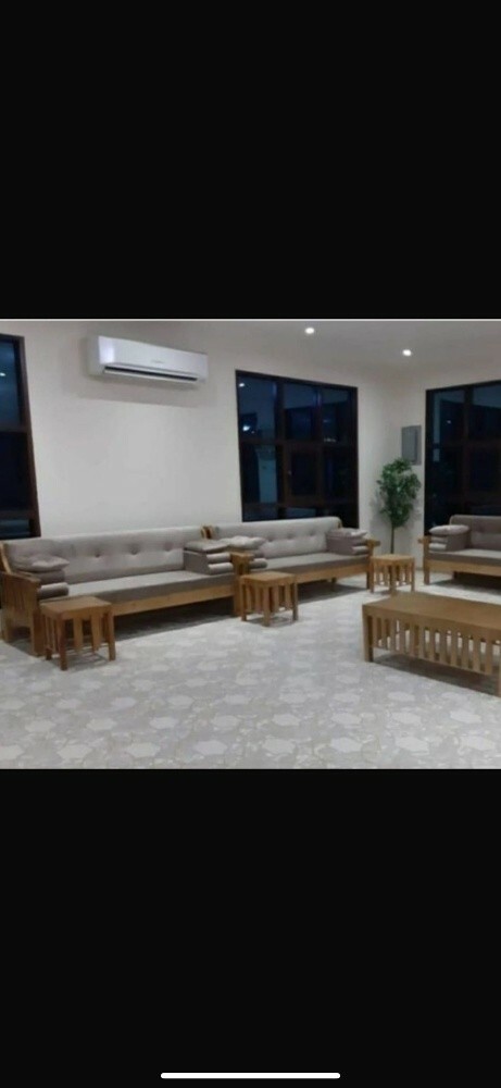 السفير للكراس والطاولات - 4