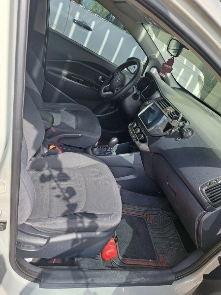 KIA RIO HATCHBACK FULL OPTION — photo 9 for sale in Qatar