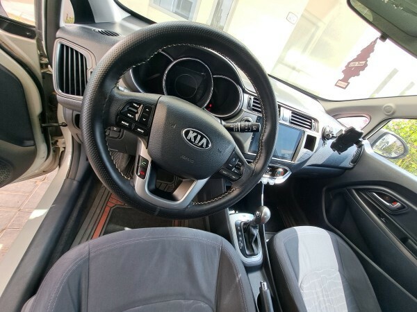 KIA RIO HATCHBACK FULL OPTION — photo 3 for sale in Qatar
