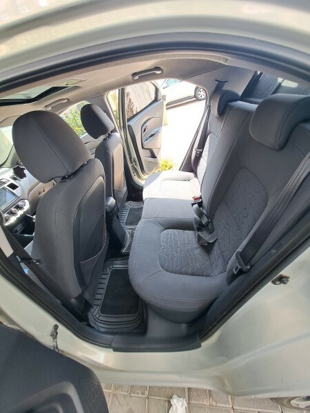 KIA RIO HATCHBACK FULL OPTION — photo 5 for sale in Qatar