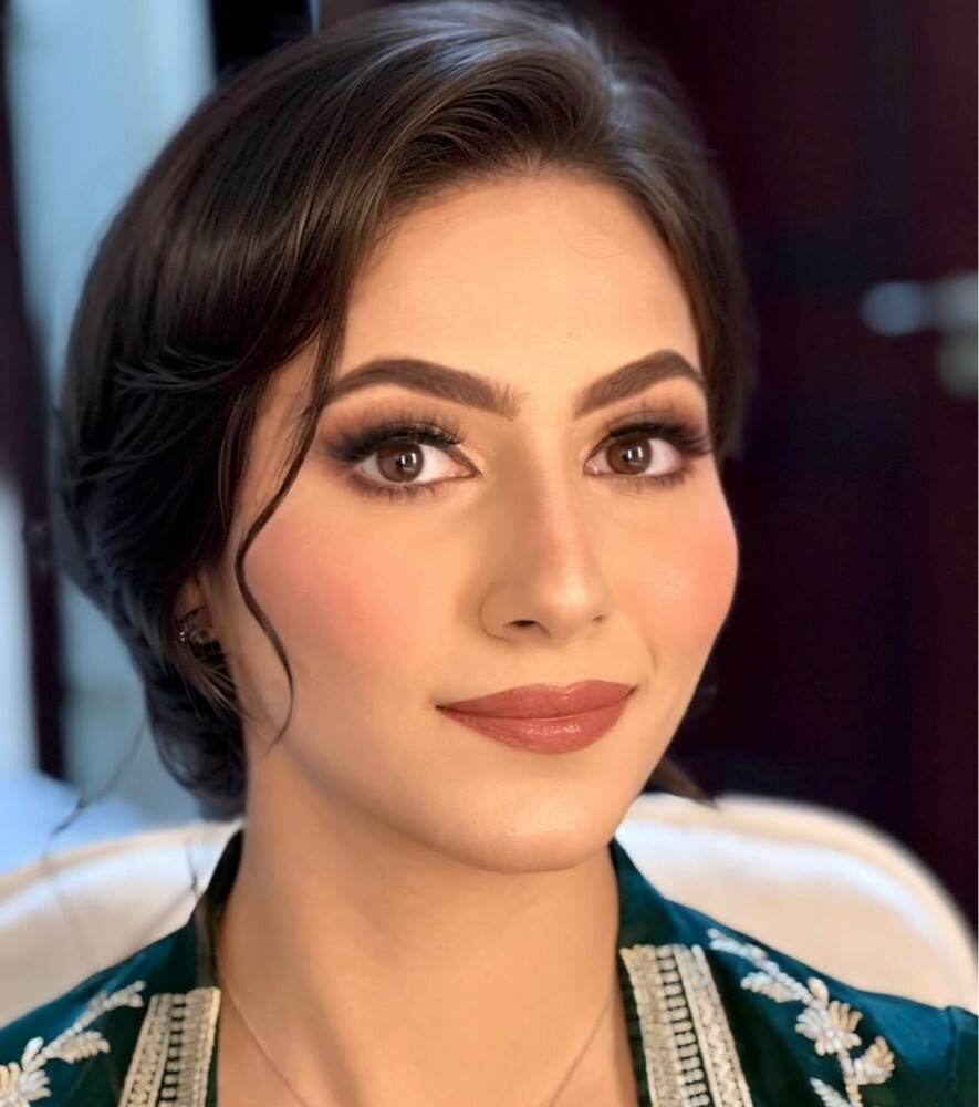 Pro makeup artist - 13