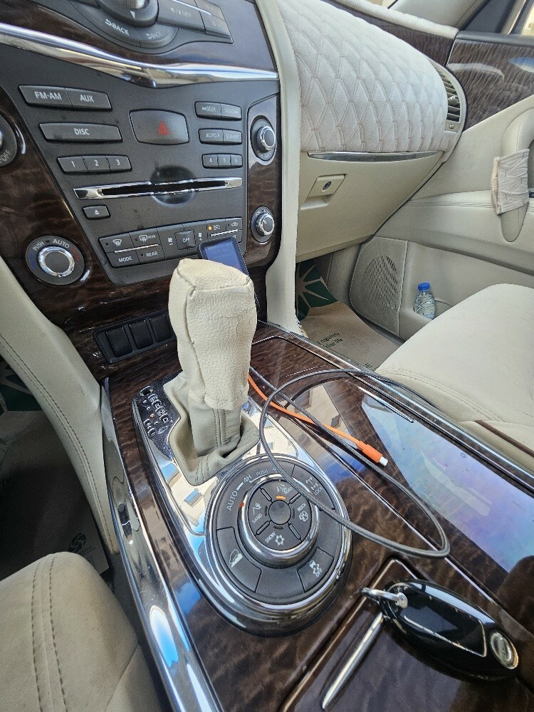 Nissan Patrol 2010 LE for sale - 9