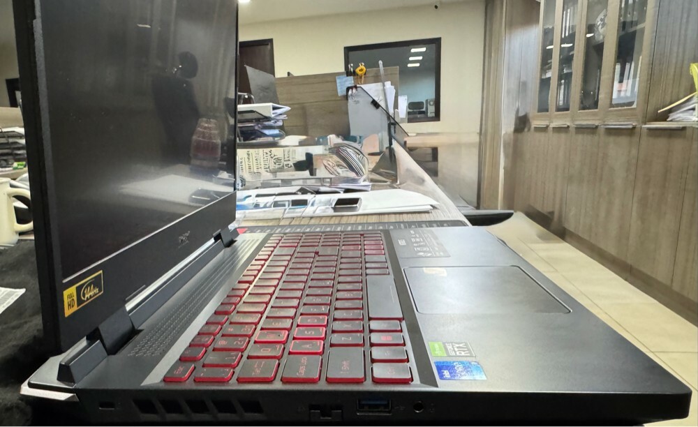 Acer Laptop No Scratch  - 7