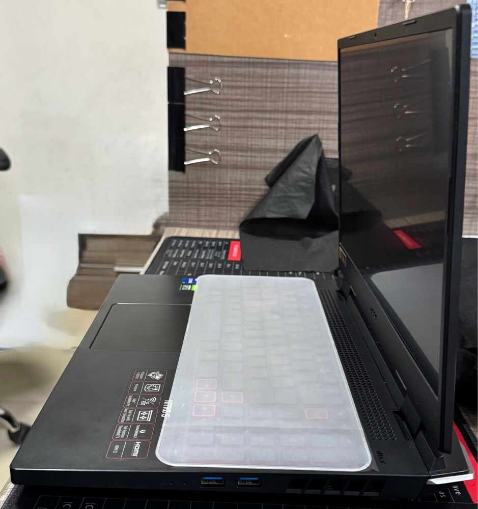 Acer Laptop No Scratch  - 9