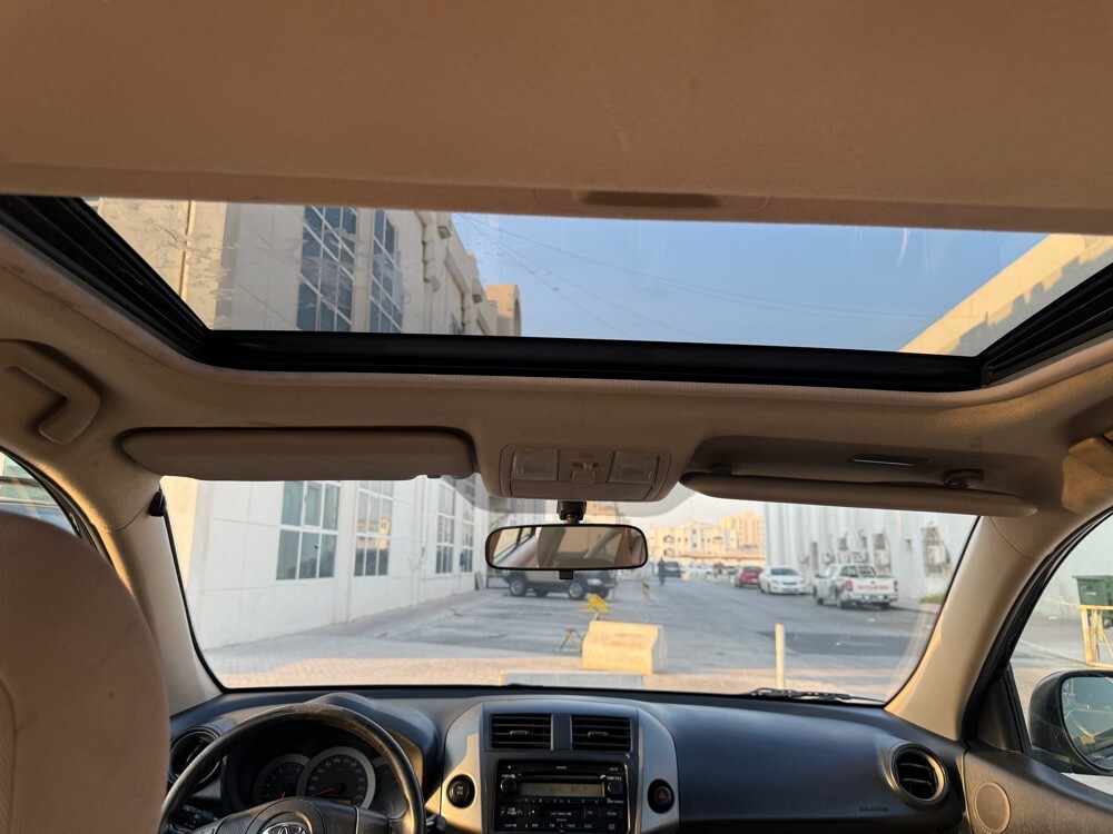 first owner Toyota RAV 4 - 10
