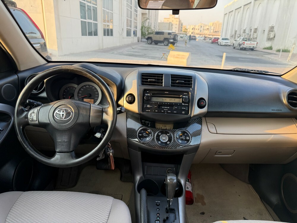 first owner Toyota RAV 4 - 9