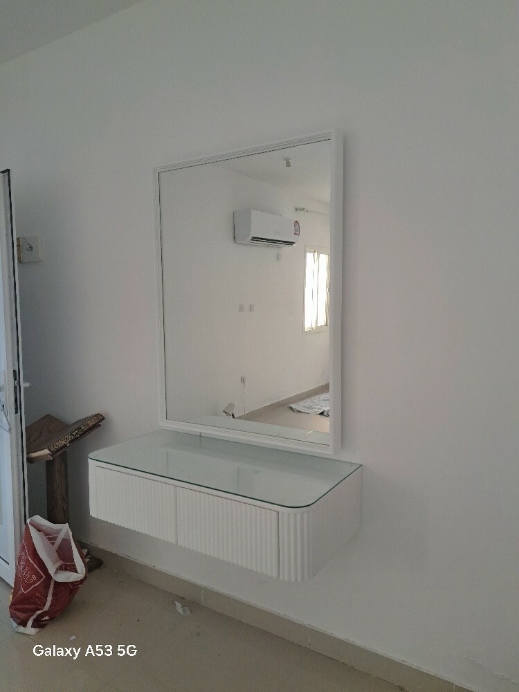 Bedroom dresser with mirror and l - 2