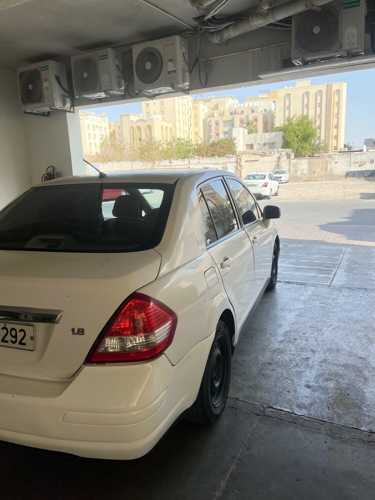Nissan tida  - 4