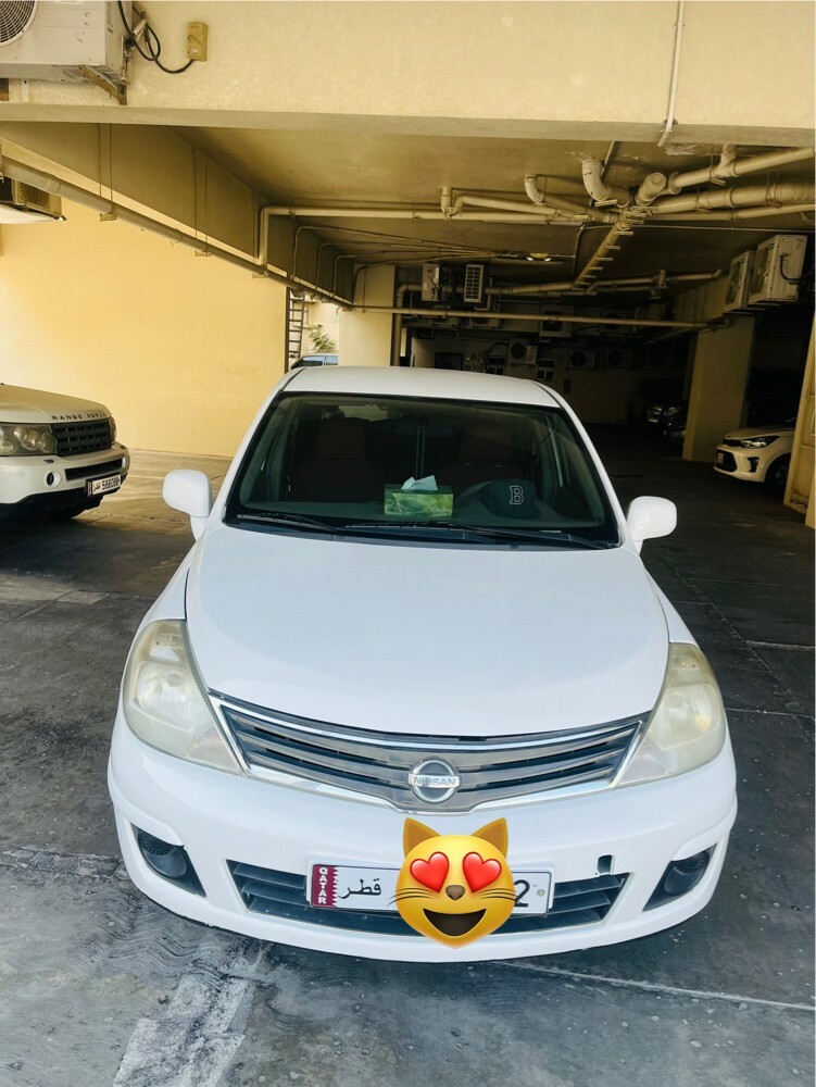 Nissan tida  - 1