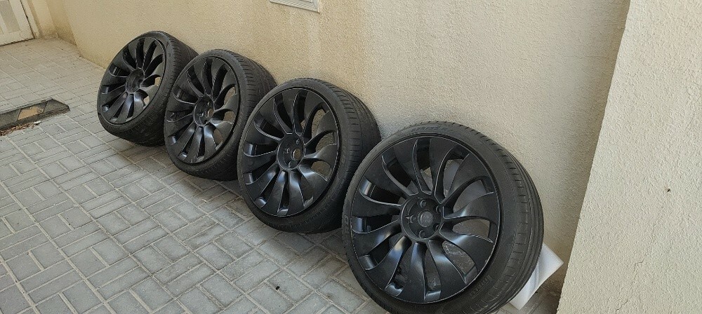 Tyres and Rims 21 inch performanc - 1