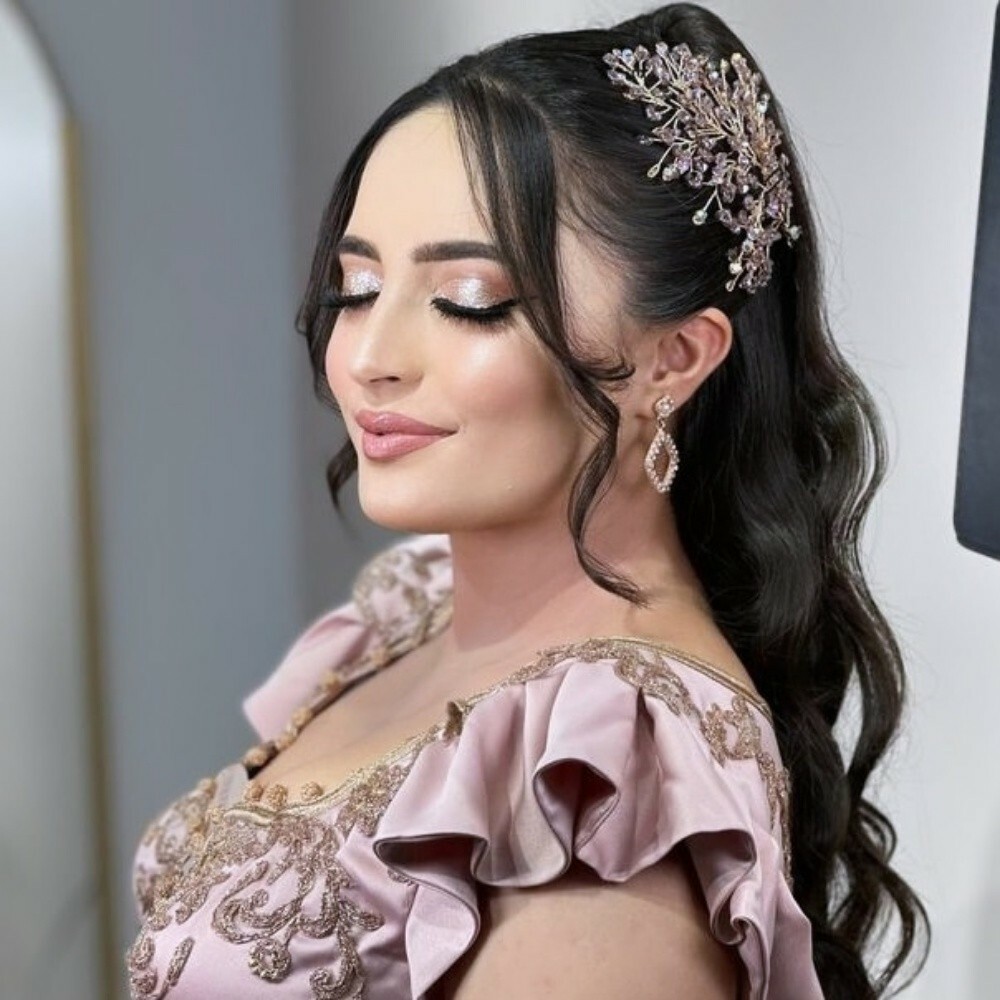 خبيره شعر وميكاب - 1