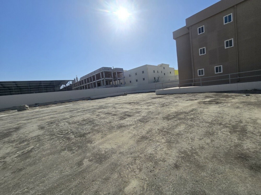 Plot Area 8600 Sqm Warehouse with - 6