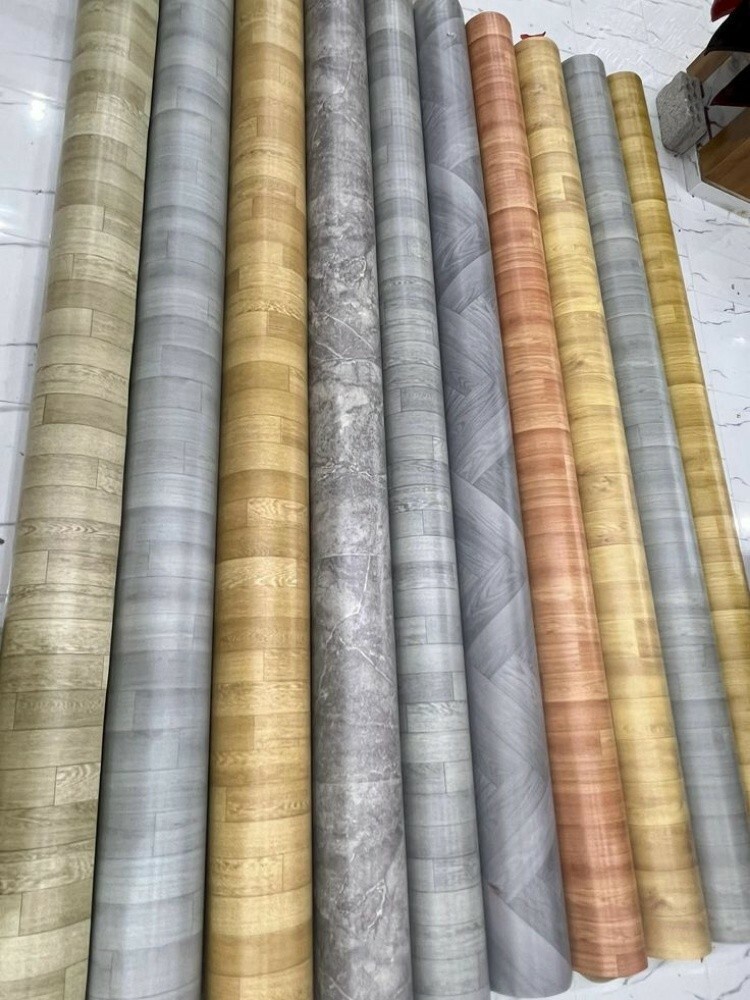 Plastic wallpaper and flooring. - 1