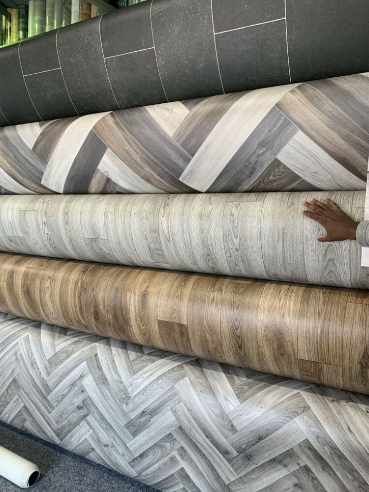 Plastic wallpaper and flooring. - 11