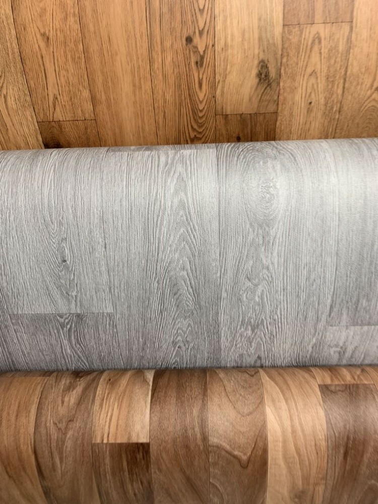 Plastic wallpaper and flooring. - 3