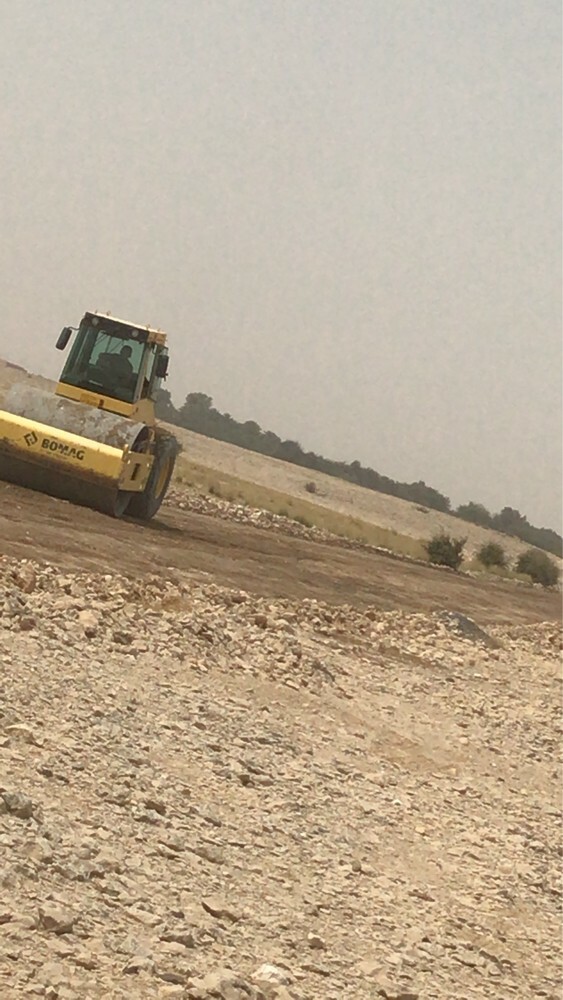 Grader and roller for rent - 9