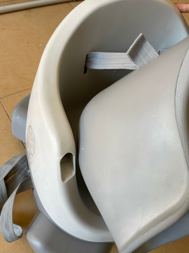 Booster Seat with Activity Tray . - 2