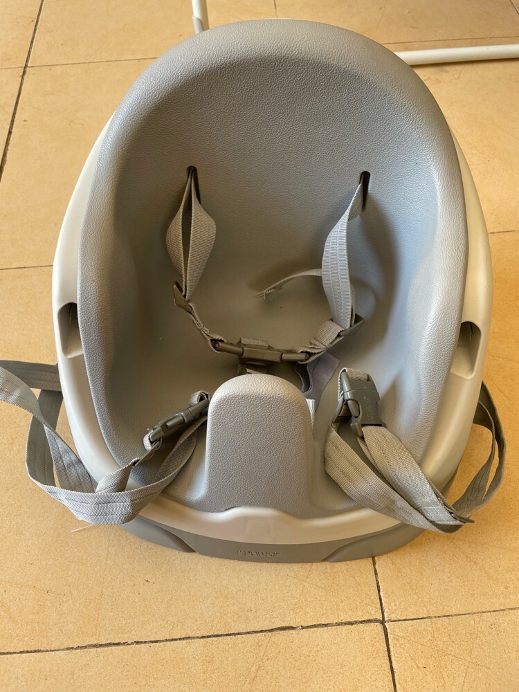 Booster Seat with Activity Tray . - 4